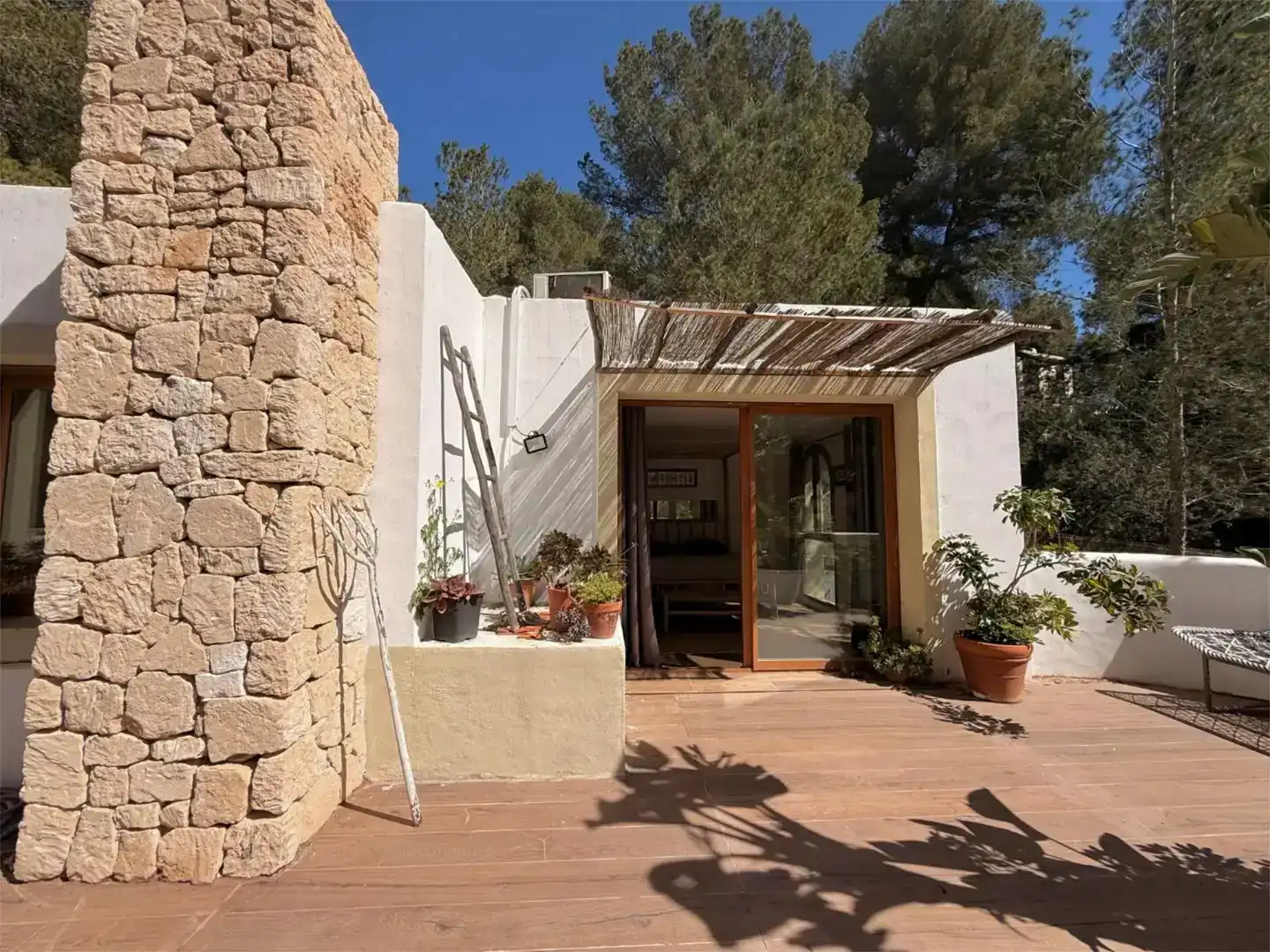 Vista exterior de Casa o chalet en venta en Santa Eulària des Riu con Aire acondicionado y Balcón