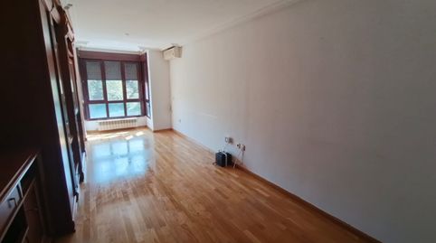 Foto 3 de Piso en venta en C/ Horizón, Orcasitas, Madrid Capital