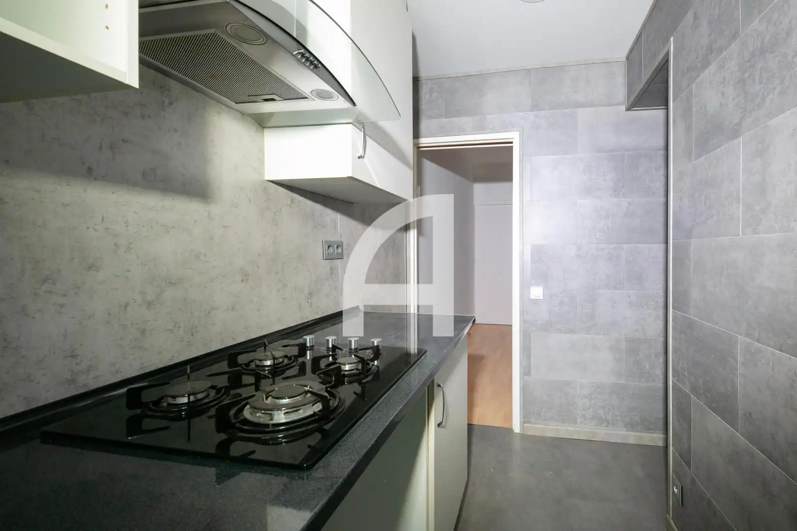 Cocina de Piso en venta en Barcelona con Terraza y Balcón