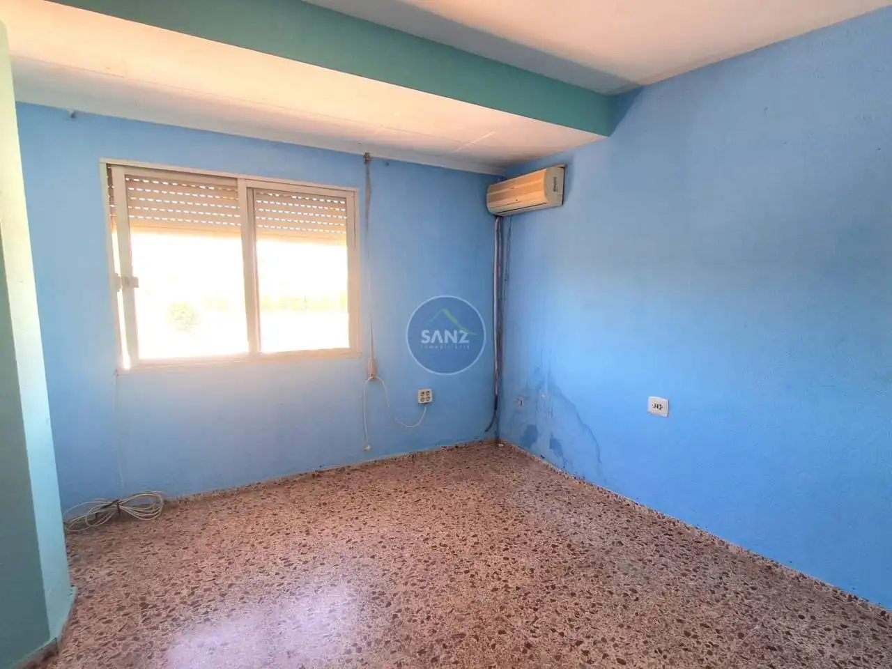 Schlafzimmer von Wohnung zum Verkauf in Chella mit Balkon