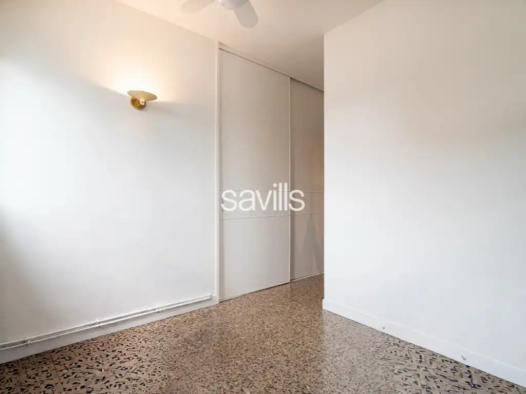 Bedroom of Apartments for sale in Barcelona
