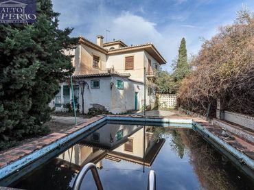Casa rústica amb piscina en venda a Calle CAJAR