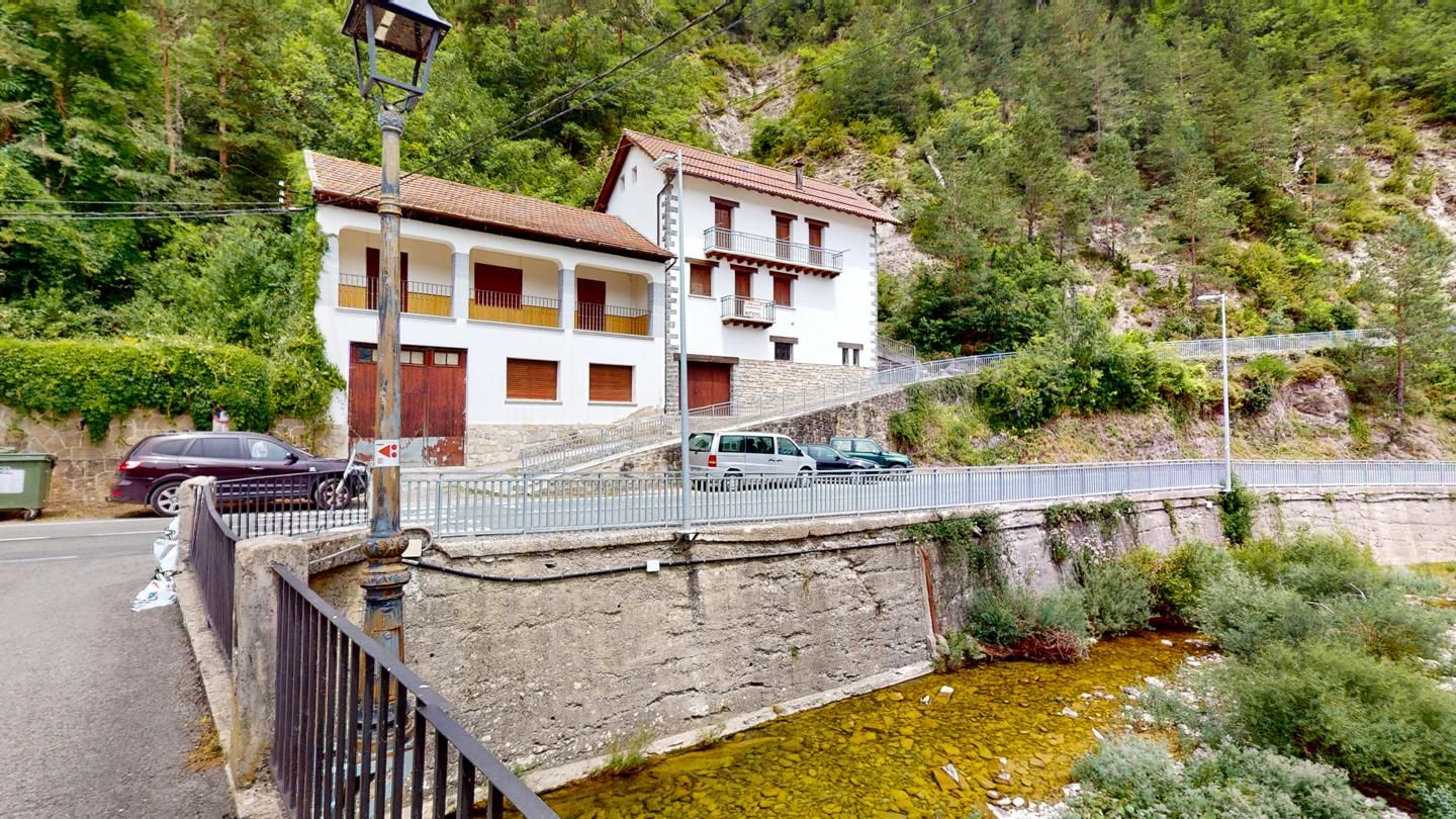 Exterior view of House or chalet for sale in Uztárroz / Uztarroze  with Heating, Furnished and Balcony