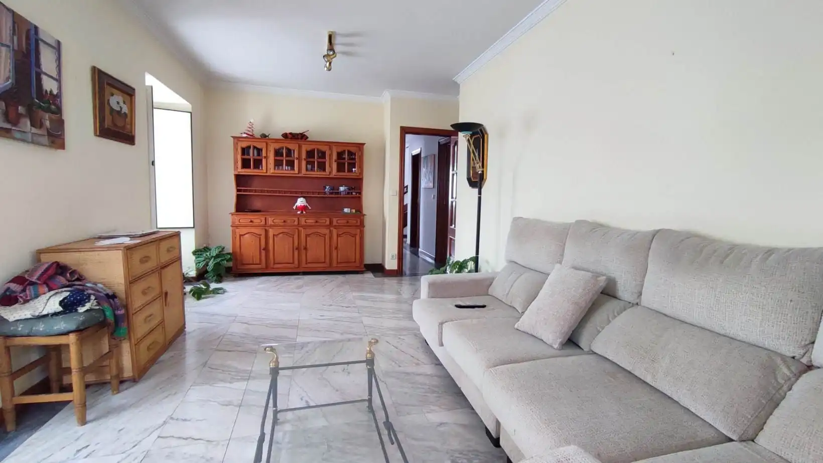 Sala de estar de Casa o chalet de alquiler en Oleiros con Jardín privado, Terraza y Amueblado