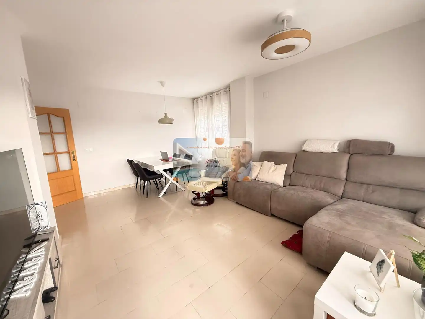 Sala d'estar de Pis en venda en Castellón de la Plana / Castelló de la Plana amb Terrassa, Forn i Balcó