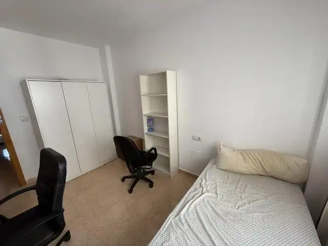 Habitación de Piso de alquiler en Murcia con Aire acondicionado, Terraza y Amueblado