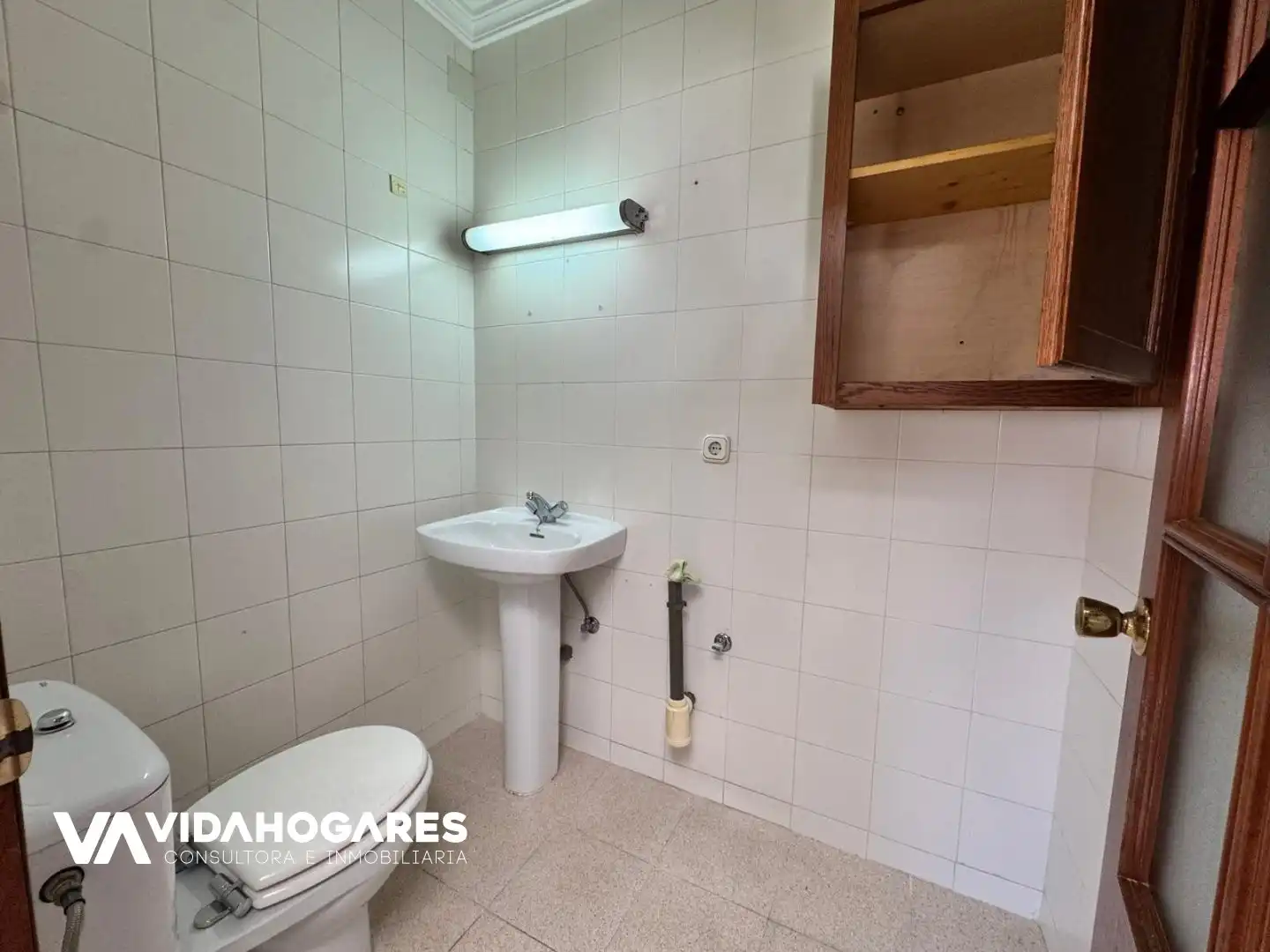 Bathroom of Flat for sale in Rota