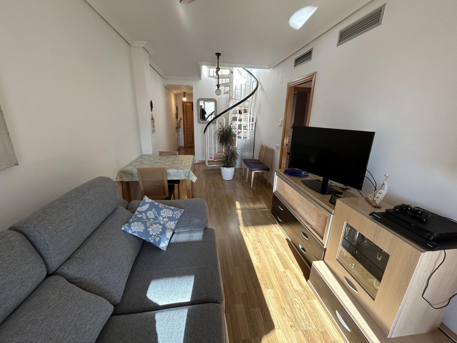 Sala d'estar de Àtic en venda en Alcanar amb Aire condicionat, Calefacció i Parquet