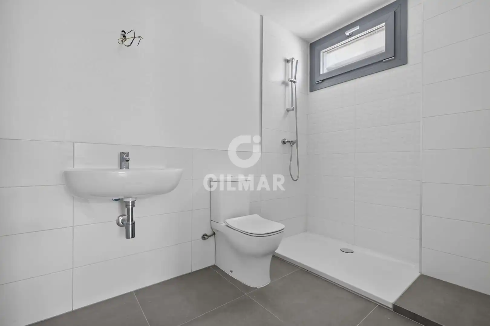 Baño de Piso en venta en Dos Hermanas con Calefacción, Jardín privado y Trastero
