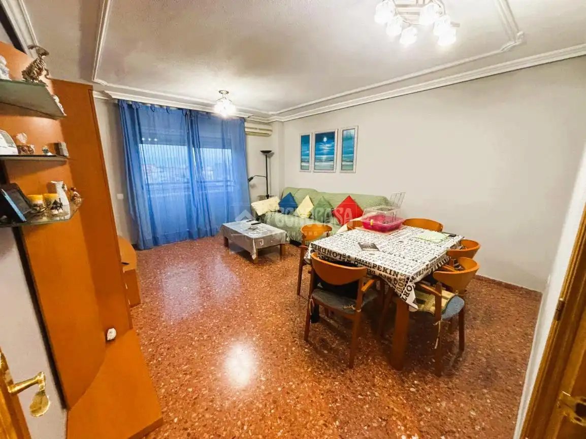 Vista exterior de Piso en venta en Quart de Poblet con Aire acondicionado, Trastero y Balcón