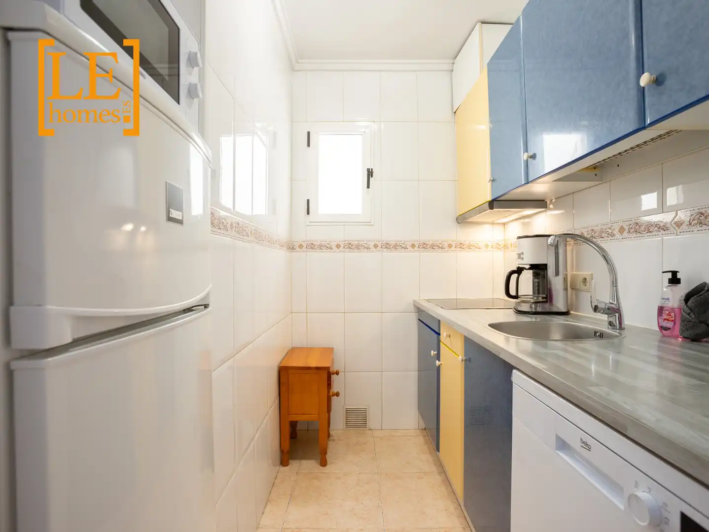 Cuina de Apartament en venda en Torrevieja amb Aire condicionat, Calefacció i Moblat