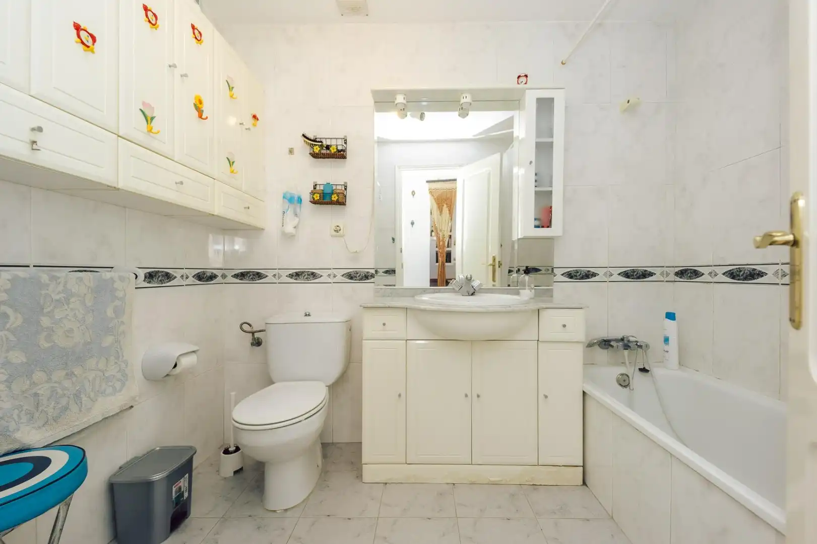Badezimmer von Dachboden zum Verkauf in Salobreña mit Privatgarten, Terrasse und Balkon