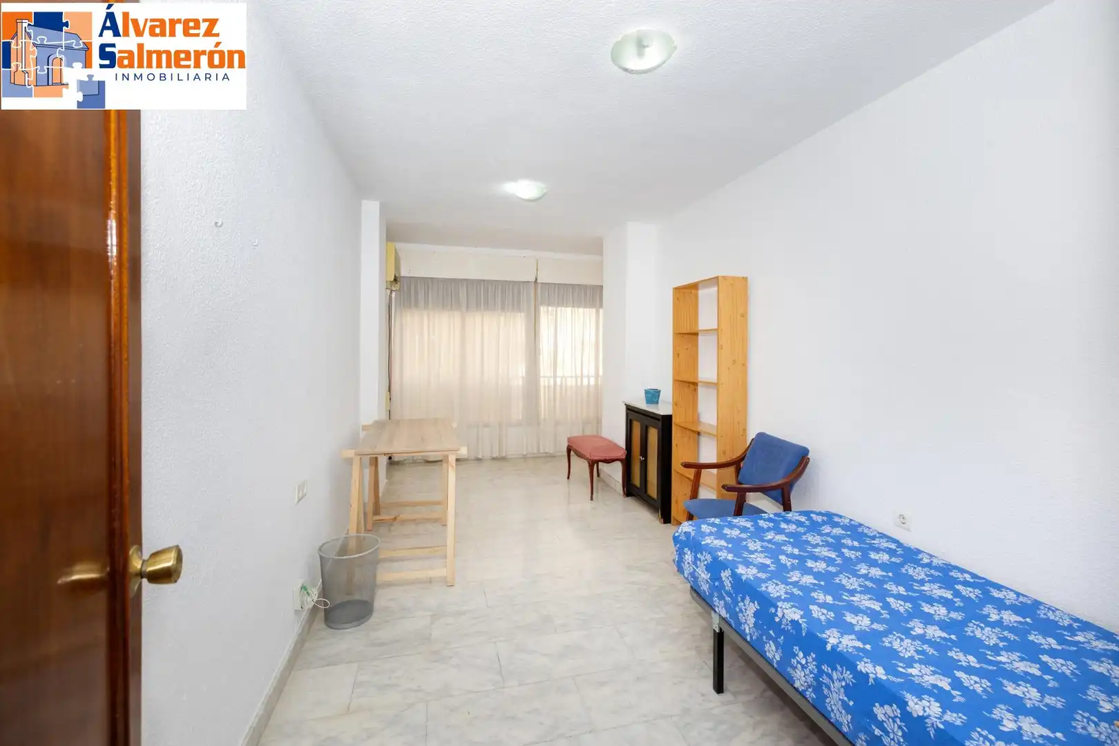 Schlafzimmer von Wohnung zur Miete in Granada mit Heizung, Terrasse und Möbliert