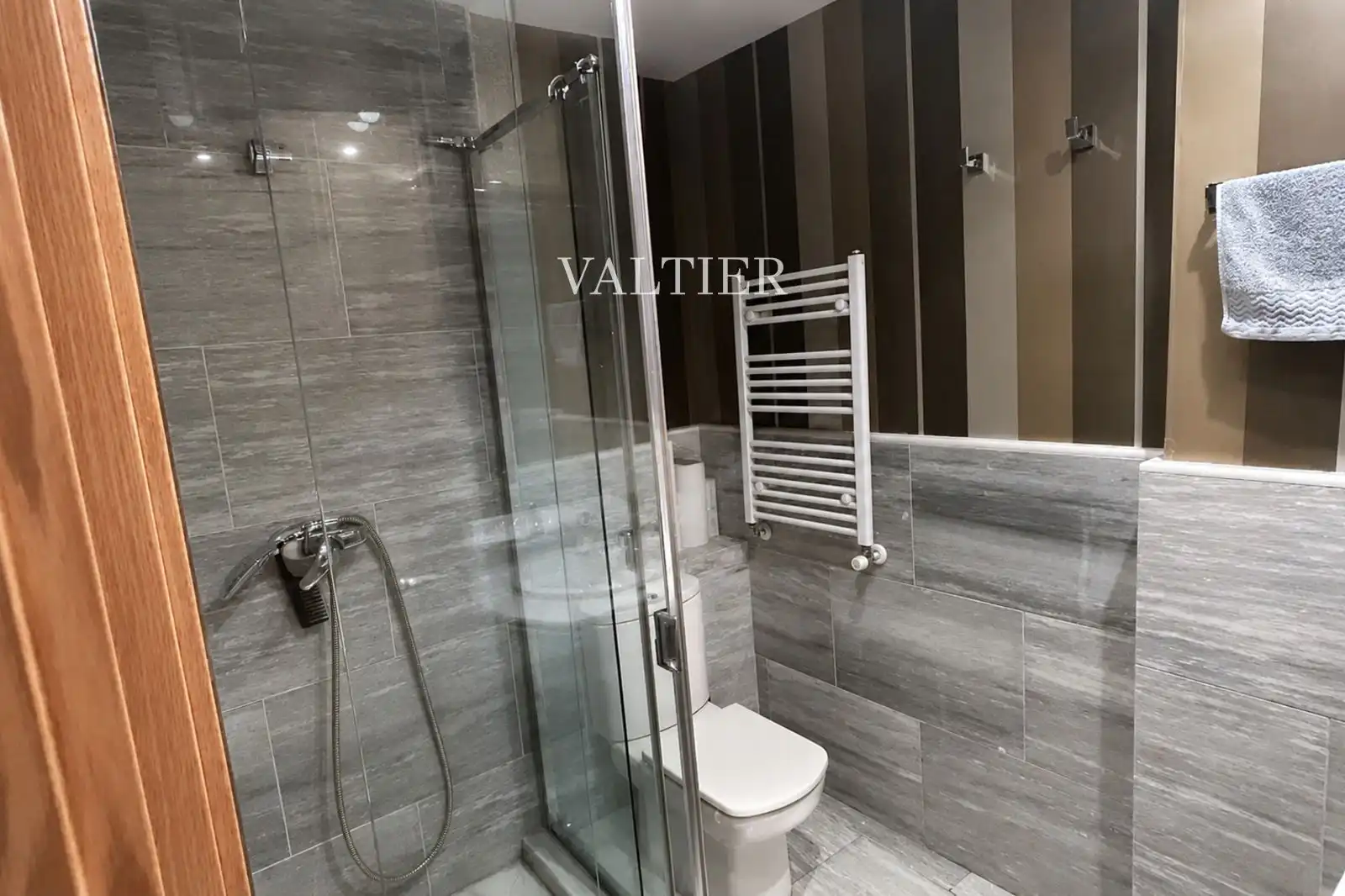 Bathroom of Attic for rent in Madrid  with Air Conditioner and Terrace