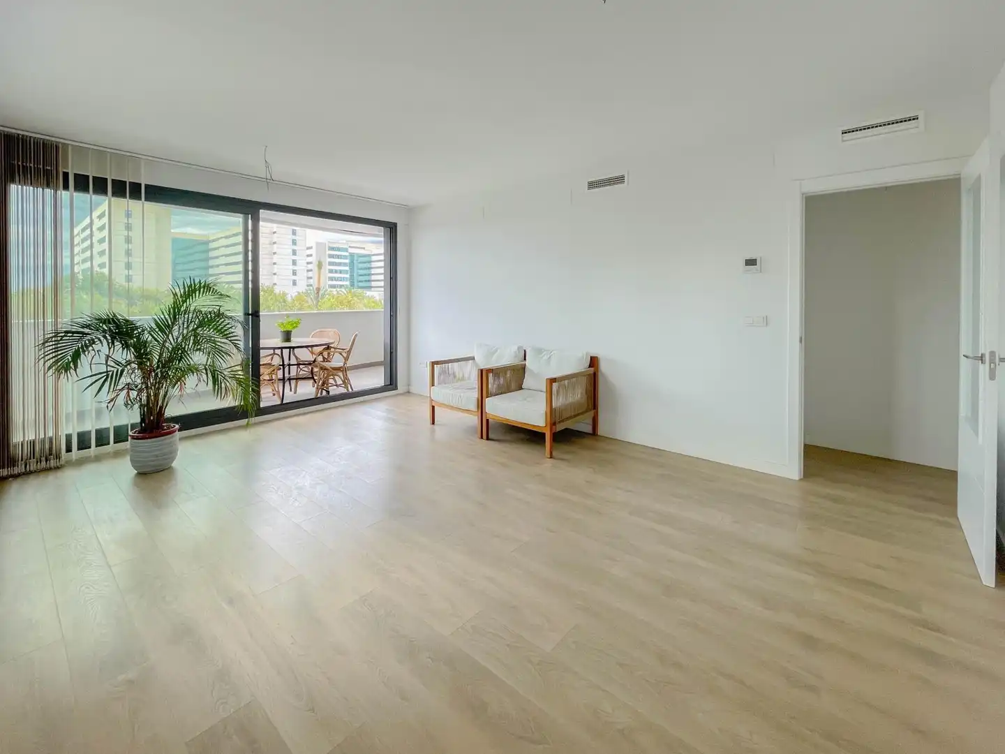 Living room of Flat for sale in Valencia  with Air Conditioner, Heating and Private garden