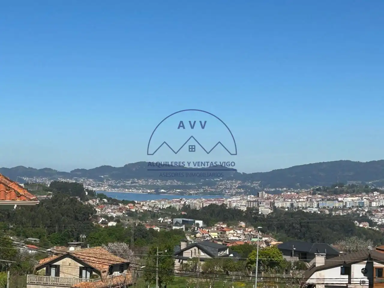 Vista exterior de Casa o chalet en venta en Vigo  con Calefacción, Jardín privado y Terraza