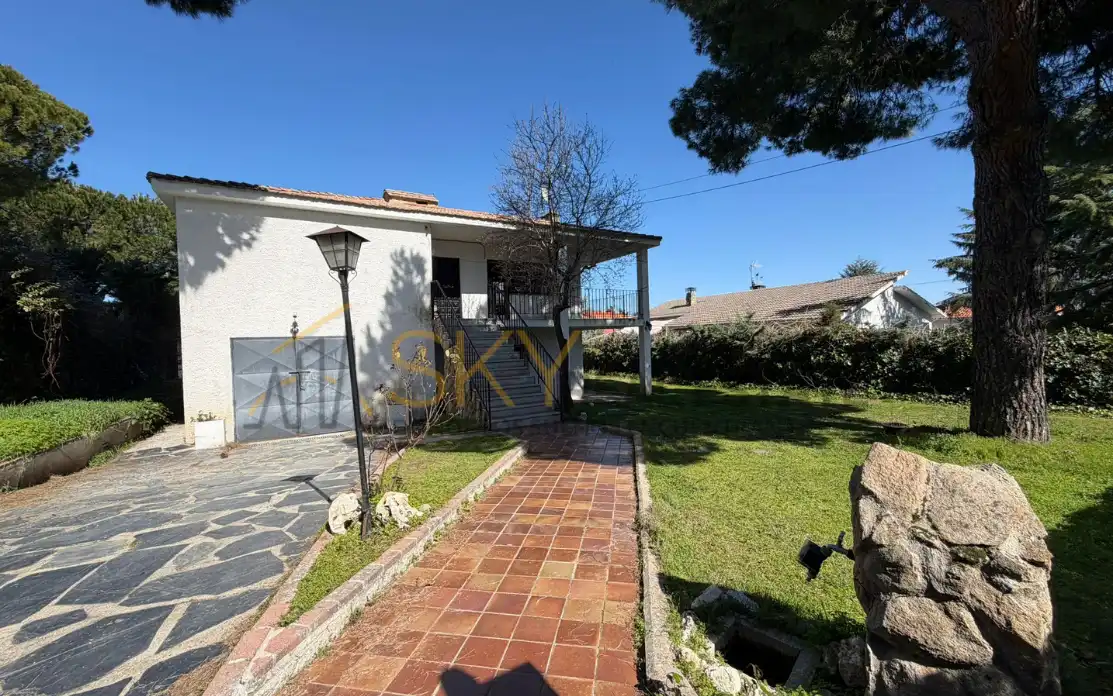 Exterior view of Houses for sale in Valdemorillo  with Private garden, Terrace and Swimming Pool
