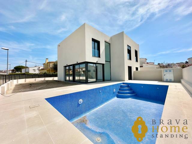 Casa-chalet en Venta en Carrer Requesens, 75 en Requesens