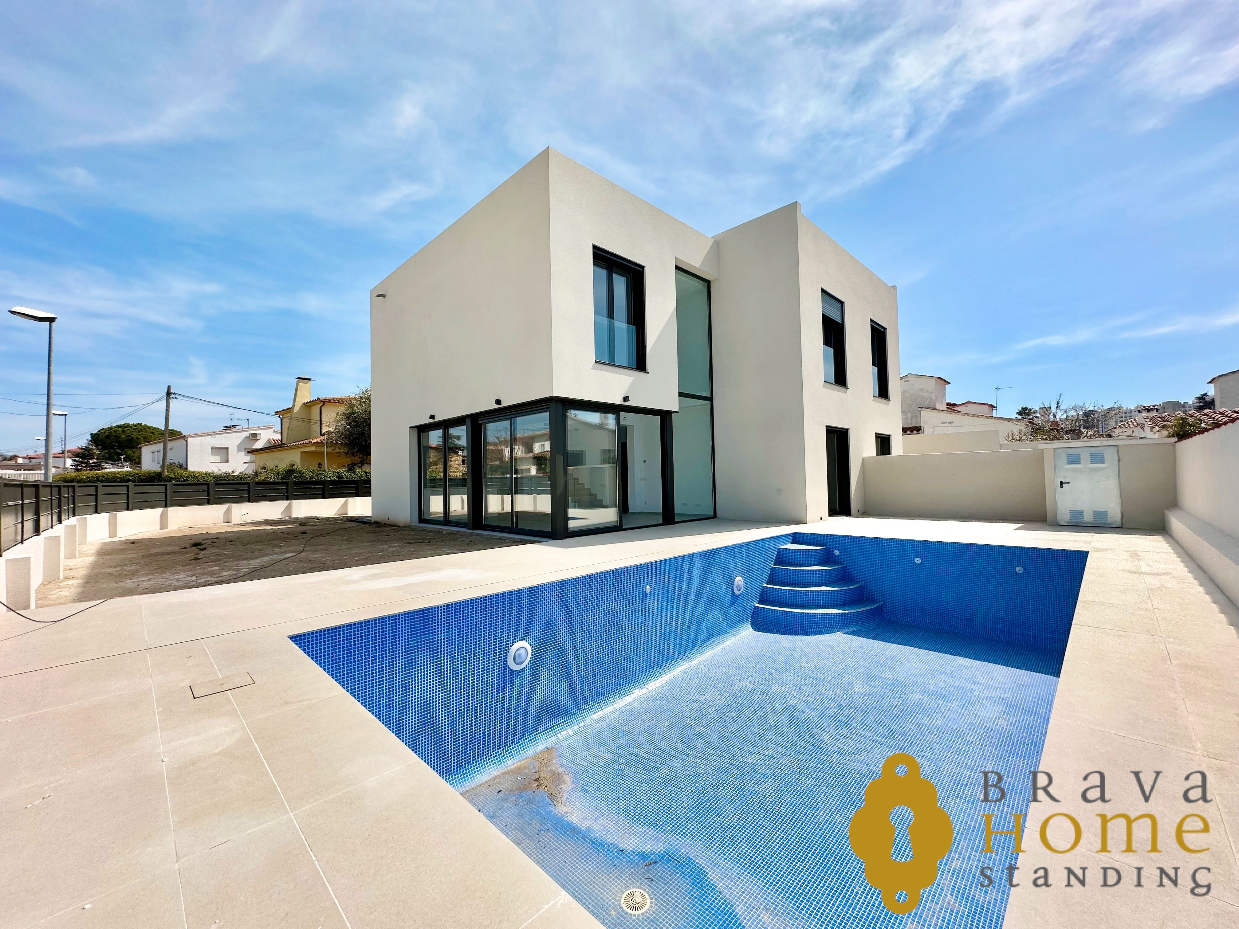 Exterior view of House or chalet for sale in Empuriabrava  with Air Conditioner, Heating and Private garden
