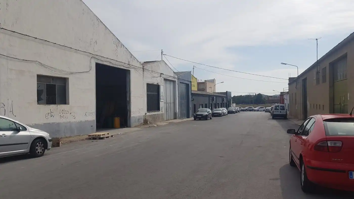 Vista exterior de Nau industrial en venda en Villena