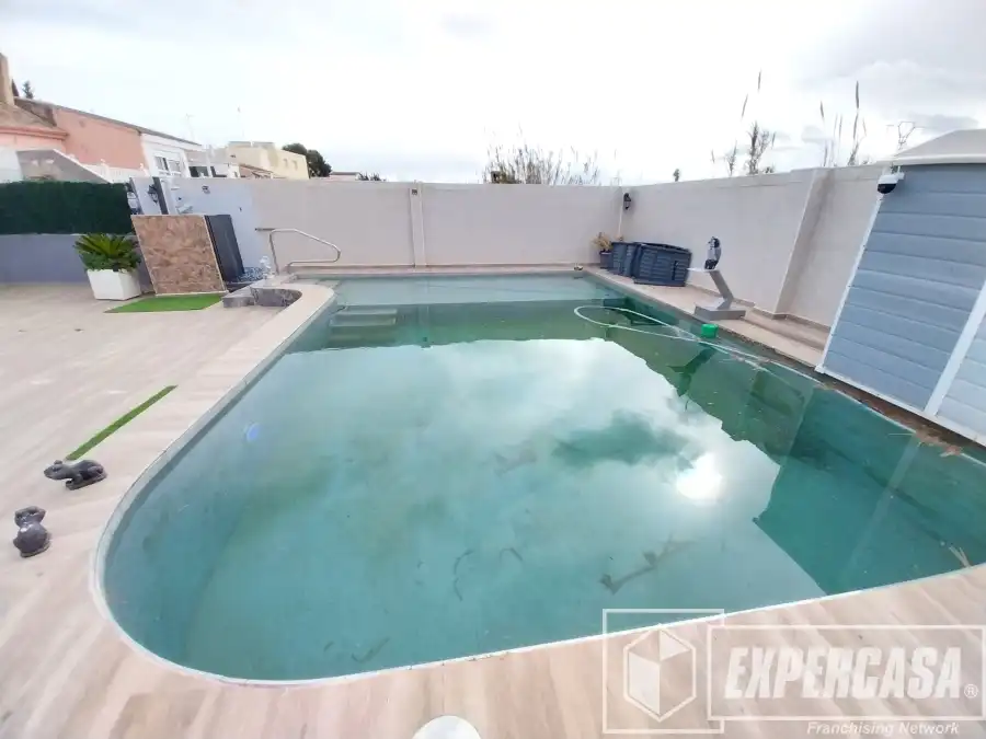 Swimming pool of Houses for sale in Torrent  with Air Conditioner, Heating and Terrace