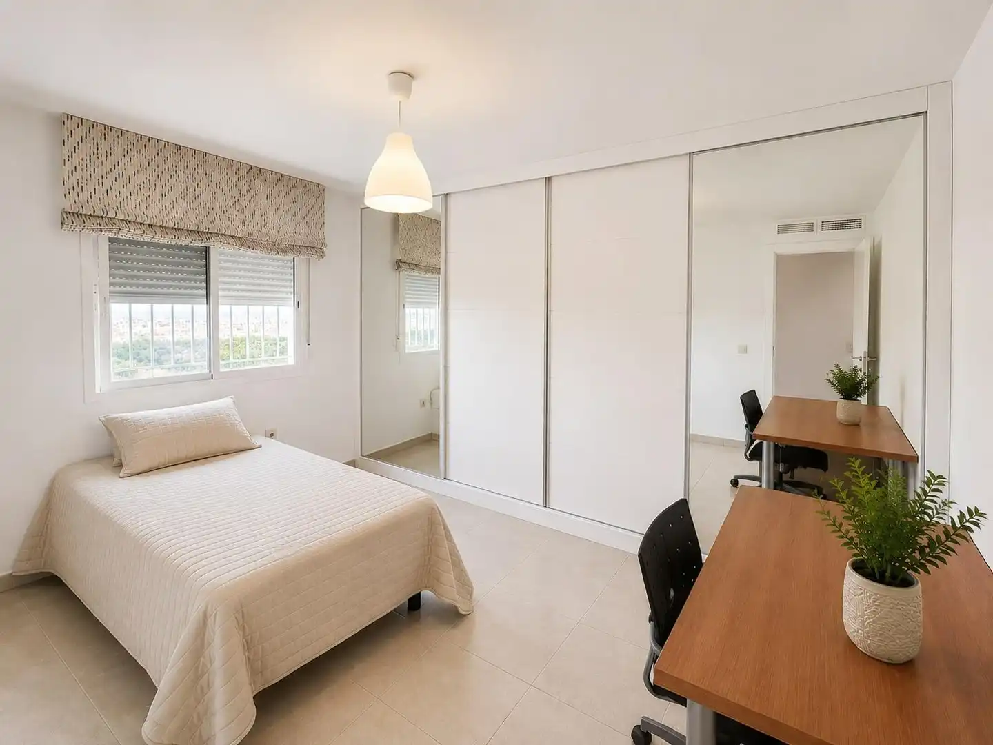 Bedroom of Flat for rent in Málaga  with Air Conditioner, Terrace and Furnished