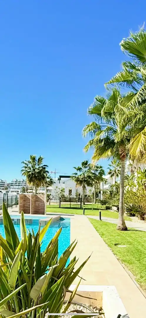 Vista exterior de Dúplex en venta en Finestrat con Aire acondicionado, Calefacción y Piscina