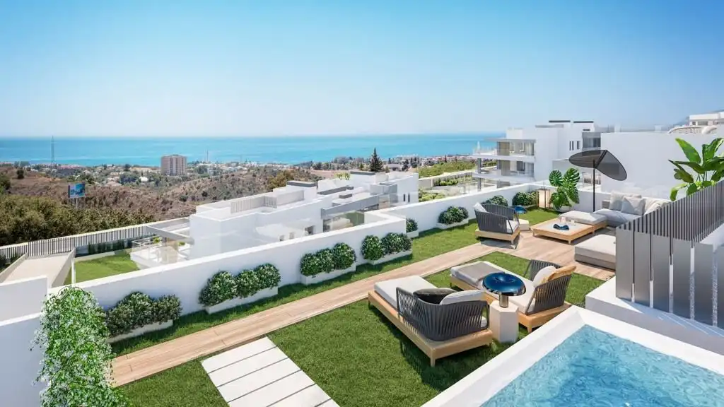 Àtic amb piscina en venda a Río Real - Los Monteros