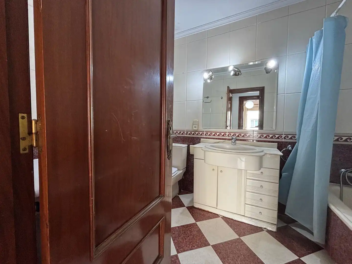 Badezimmer von Wohnung zur Miete in Valencia mit Klimaanlage, Möbliert und Waschmaschine