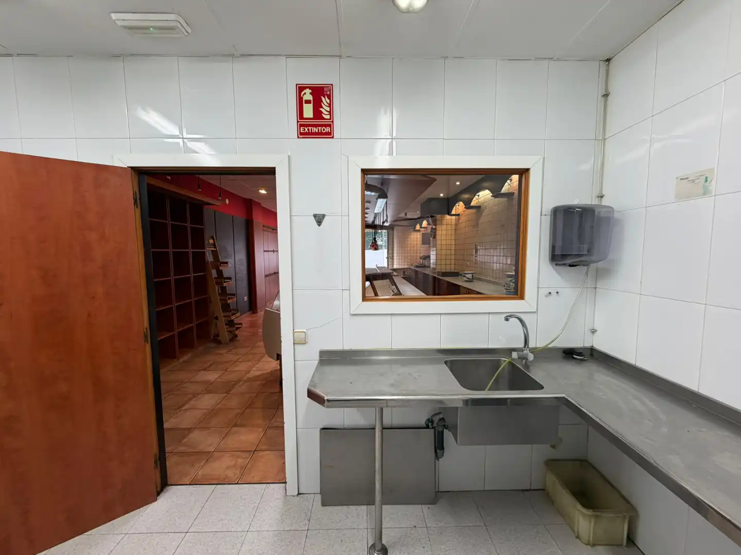 Küche von Geschaftsraum zur Miete in Barberà del Vallès mit Möbliert