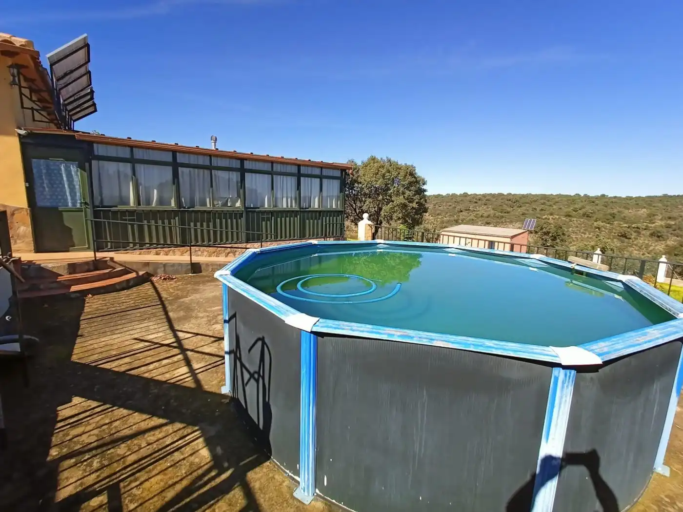 Piscina de Casa o xalet en venda en Alburquerque amb Jardí privat, Piscina i Moblat
