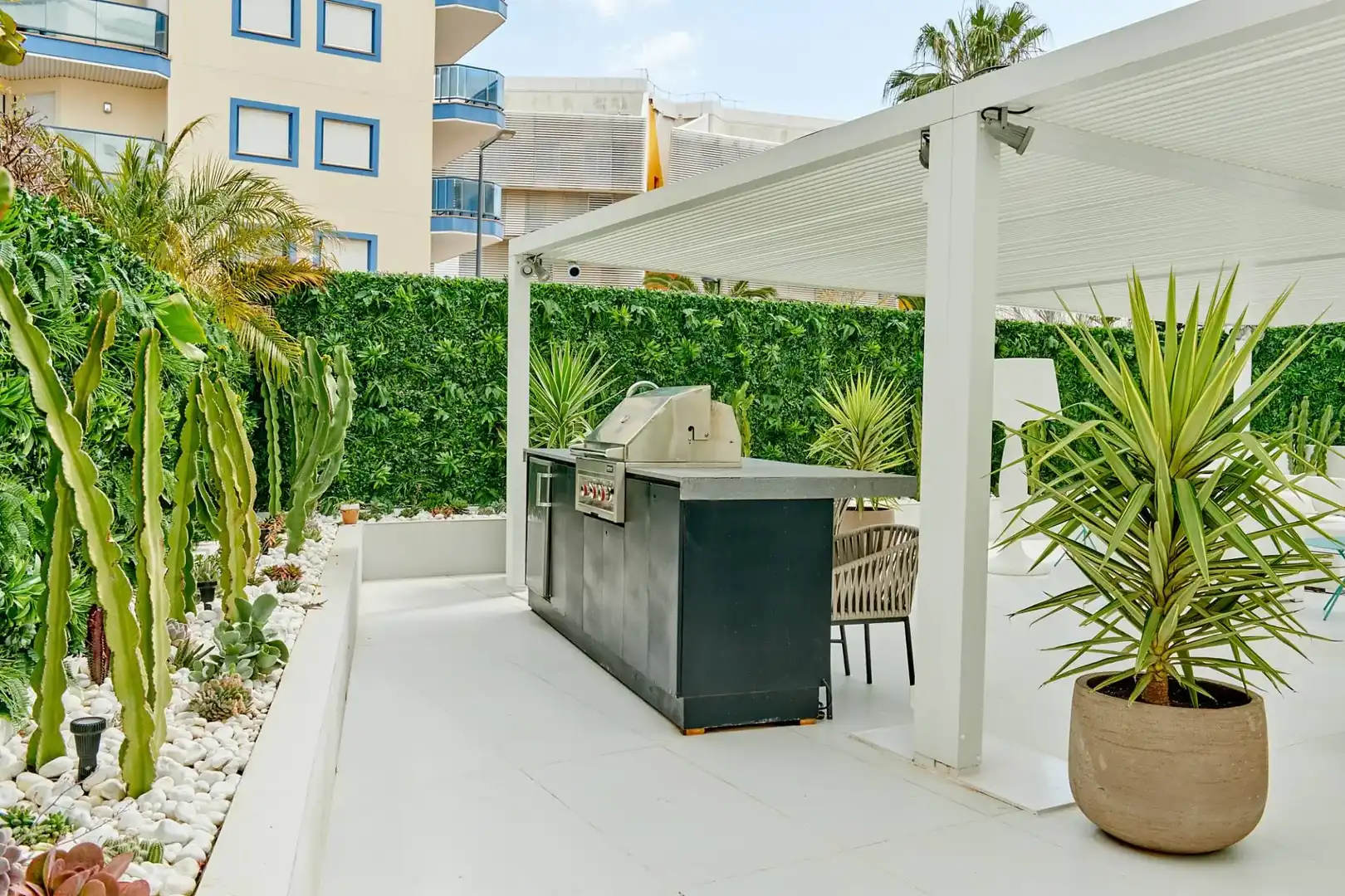 Appartamento con piscina in vendita a Marina Botafoc - Platja de Talamanca
