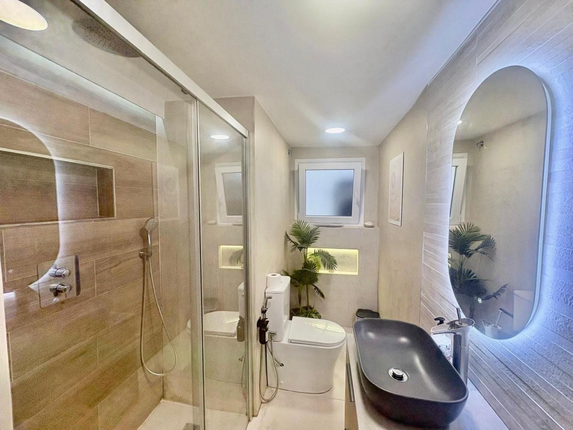 Bathroom of Flat for sale in Castell d'Aro, Platja d'Aro i s'Agaró  with Air Conditioner
