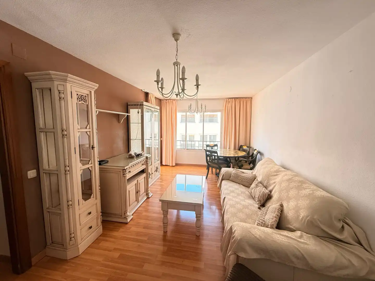 Sala de estar de Apartamento en venta en Estepona con Terraza