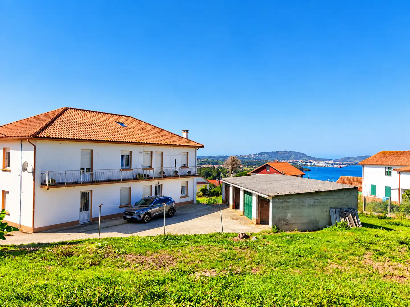 Vista exterior de Edificio en venta en Fene, A Coruña