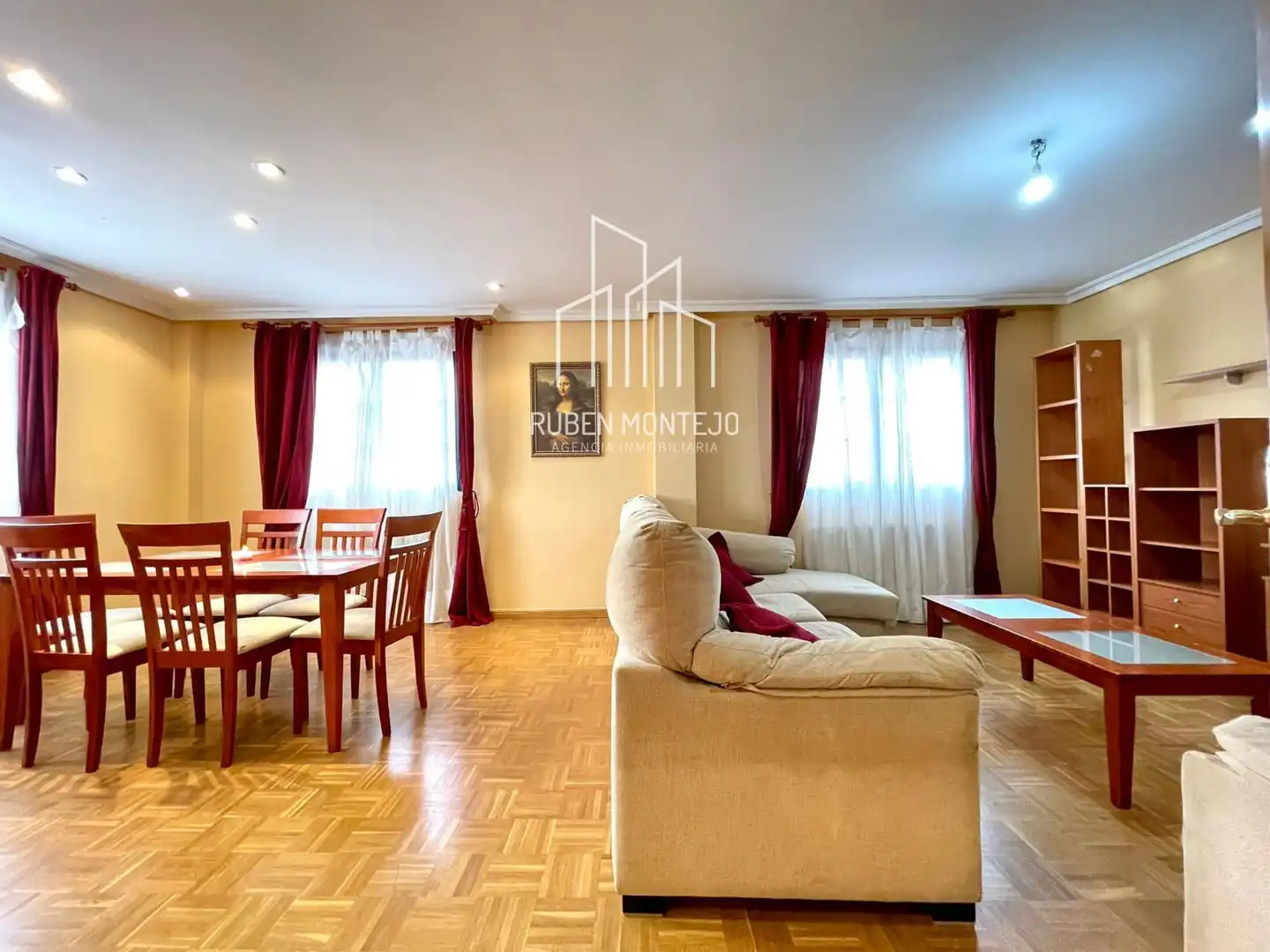 Sala de estar de Casa adosada en venta en Doñinos de Salamanca con Calefacción, Jardín privado y Trastero