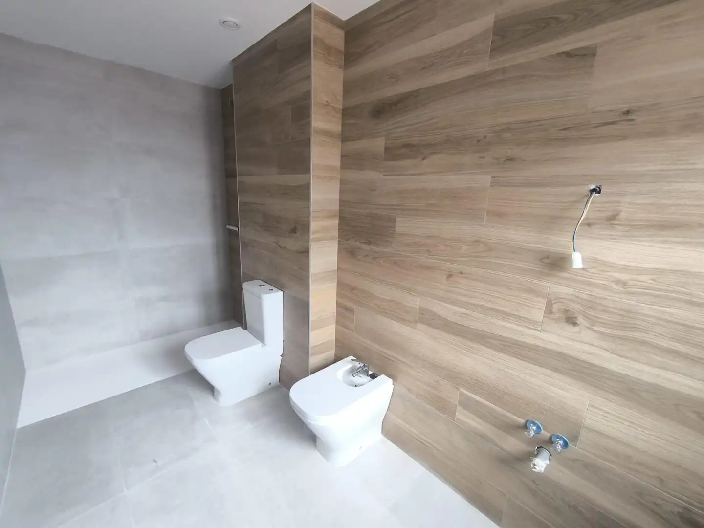Bathroom of Attic for sale in León Capital   with Storage room