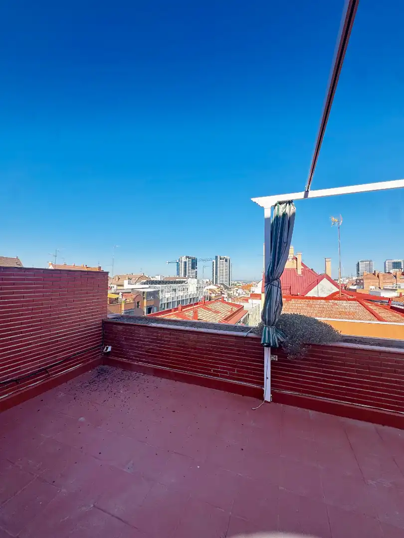Terrassa de Dúplex de lloguer en Madrid amb Aire condicionat, Calefacció i Terrassa
