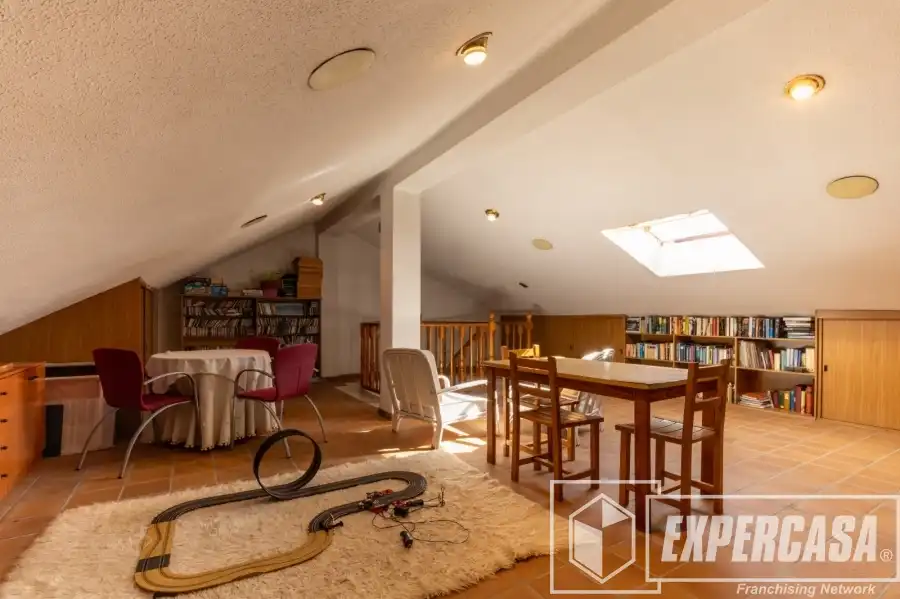 Sala d'estar de Casa o xalet en venda en Alaquàs amb Aire condicionat, Terrassa i Piscina
