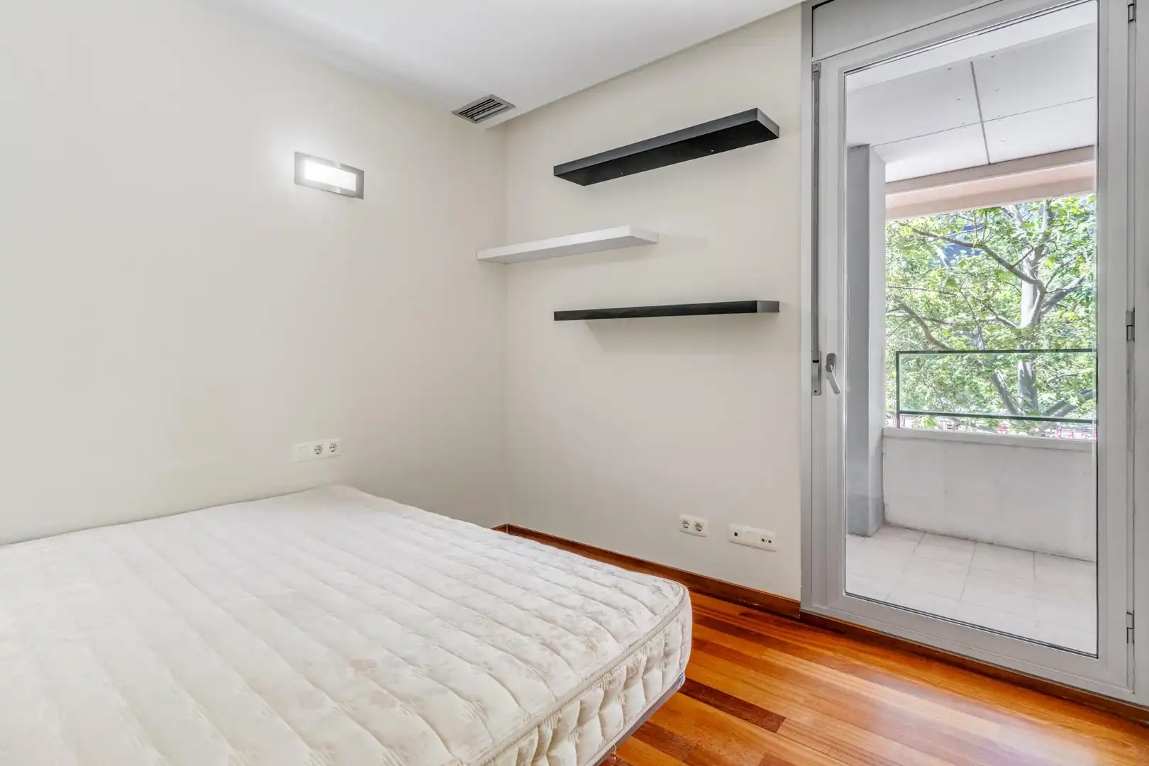 Habitación de Piso en venta en Sant Adrià de Besòs con Aire acondicionado, Calefacción y Parquet