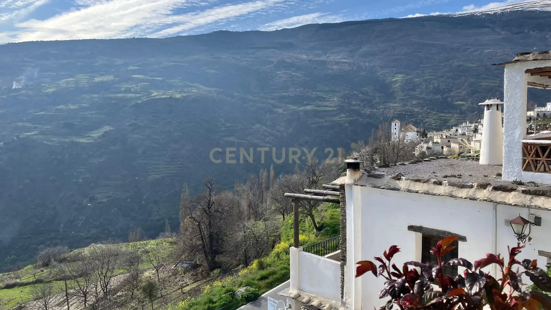Vista exterior de Apartamento de alquiler en Bubión con Lavadora, Microondas y TV