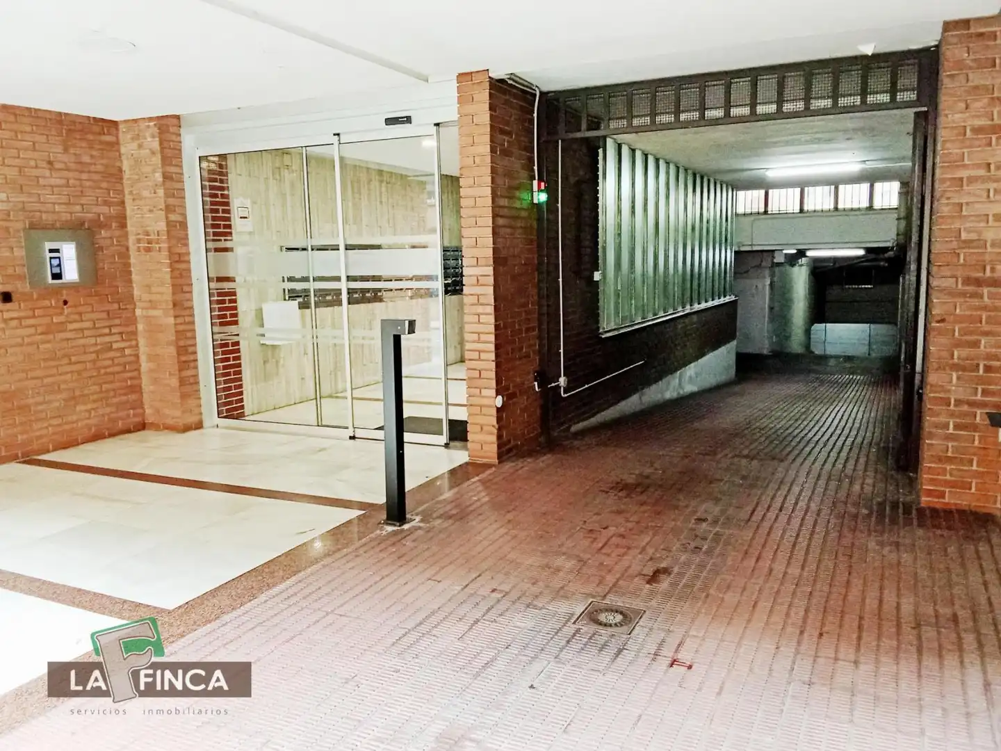 Pis de lloguer en Oviedo  amb Calefacció, Parquet i Terrassa