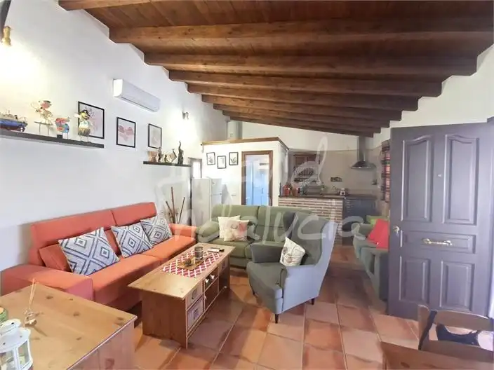 Casa rústica amb piscina en venda a El Borge, imagen 2