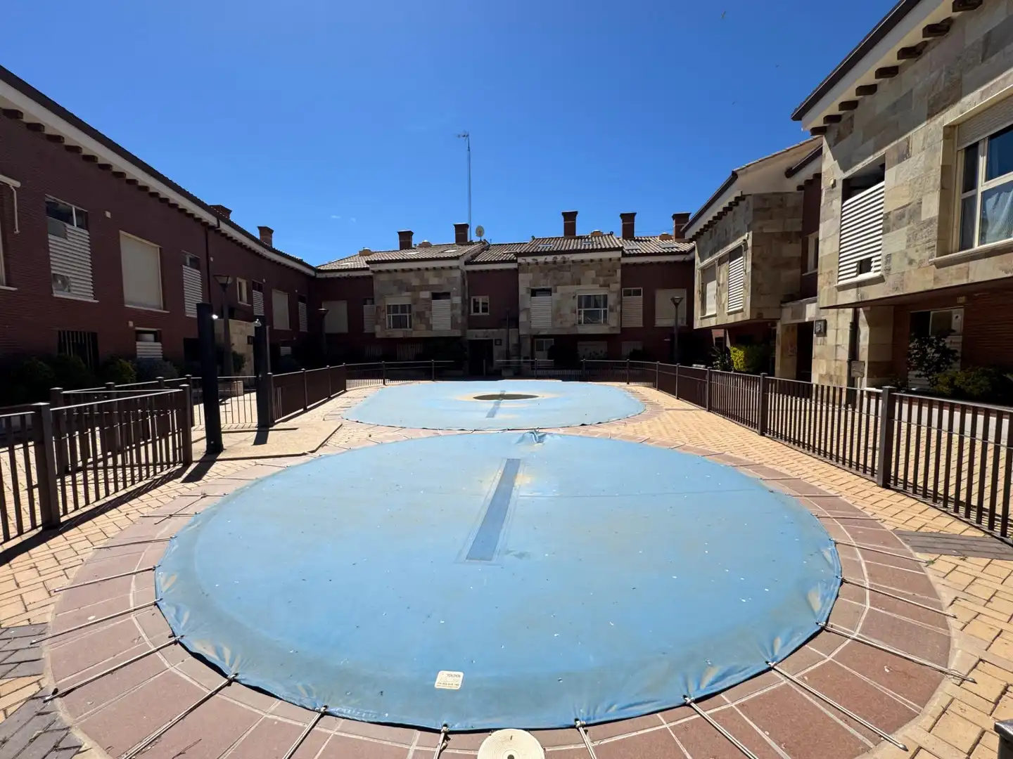 Exterior view of Duplexes for sale in Candeleda  with Heating, Private garden and Storage room