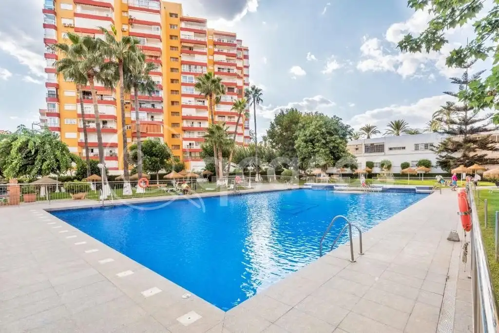 Piscina de Apartamento en venta en Benalmádena con Aire acondicionado, Calefacción y Terraza