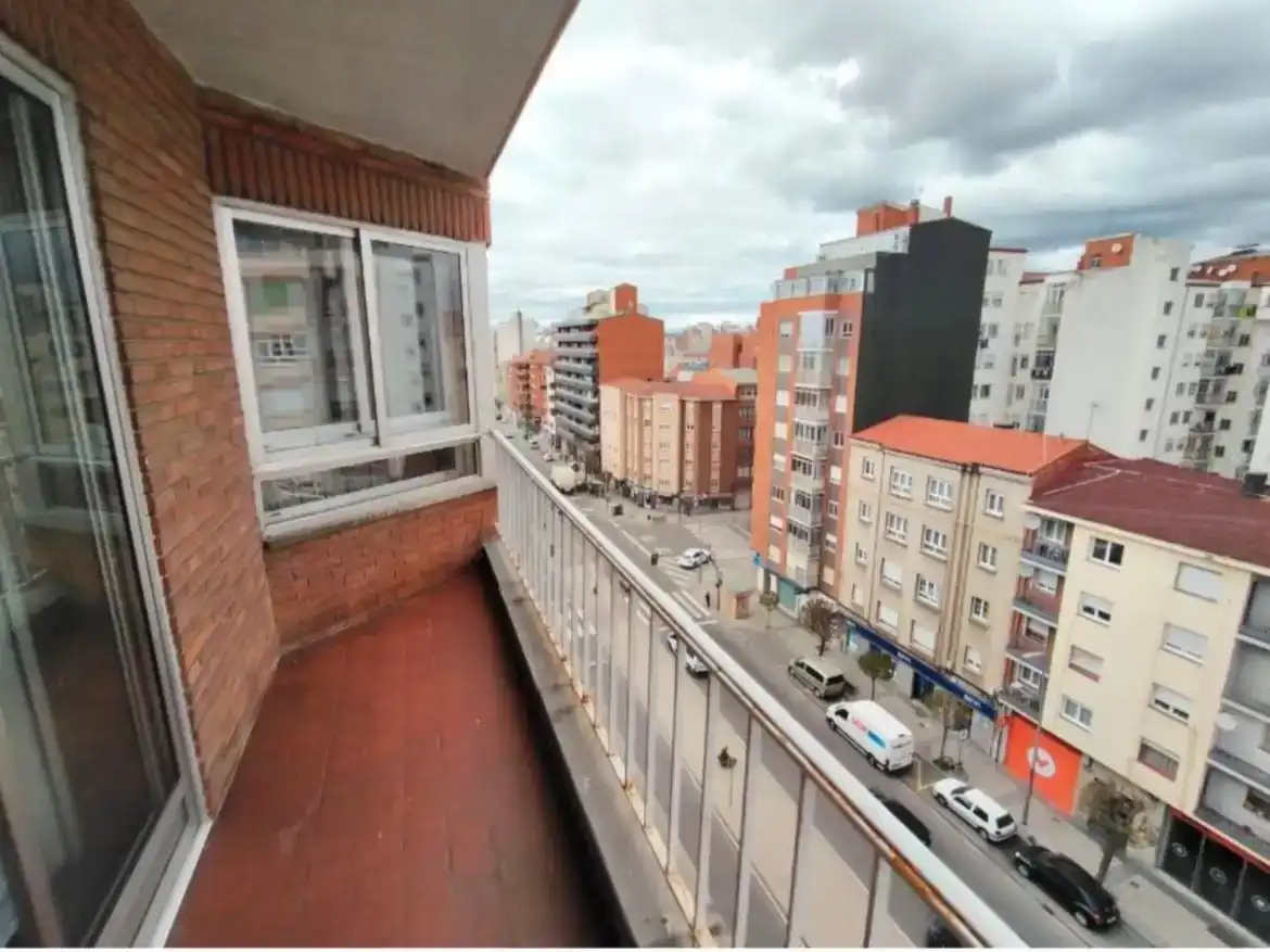 Außenansicht von Wohnung zur Miete in León Capital 