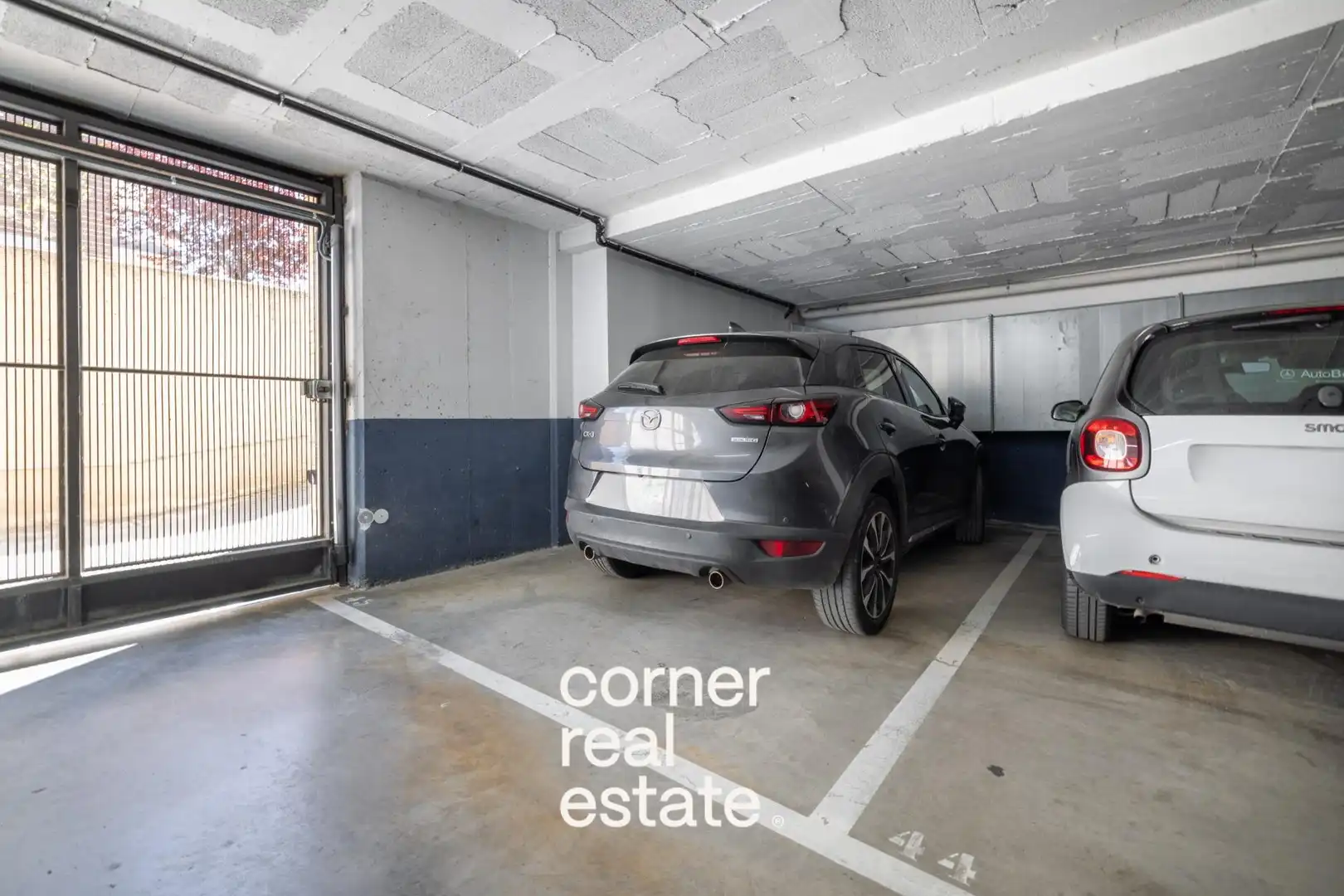 Parking de Ático en venta en Sant Cugat del Vallès con Calefacción, Parquet y Terraza