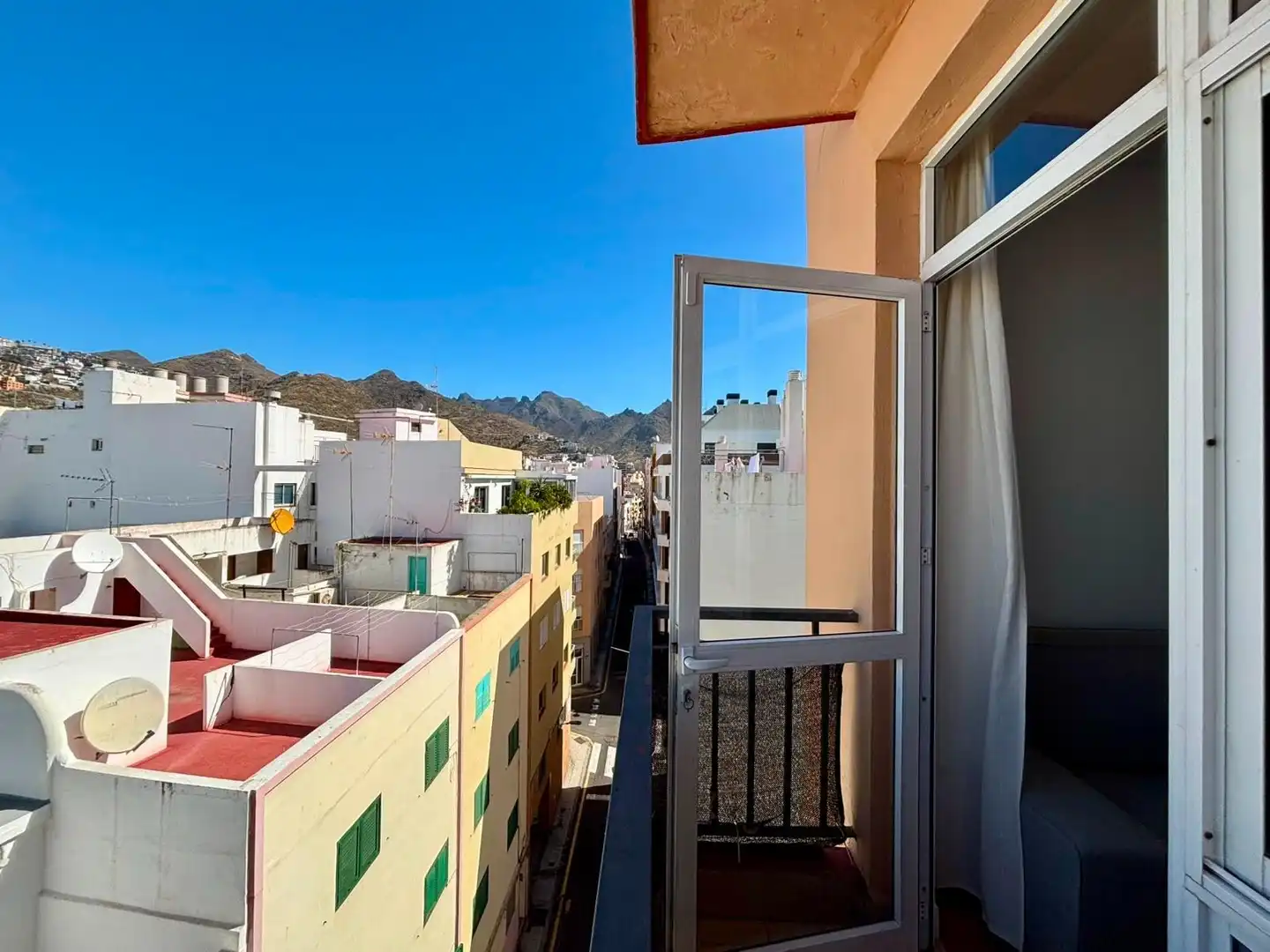 Vista exterior de Piso de alquiler en Santa Cruz de Tenerife con Parquet, Terraza y Amueblado