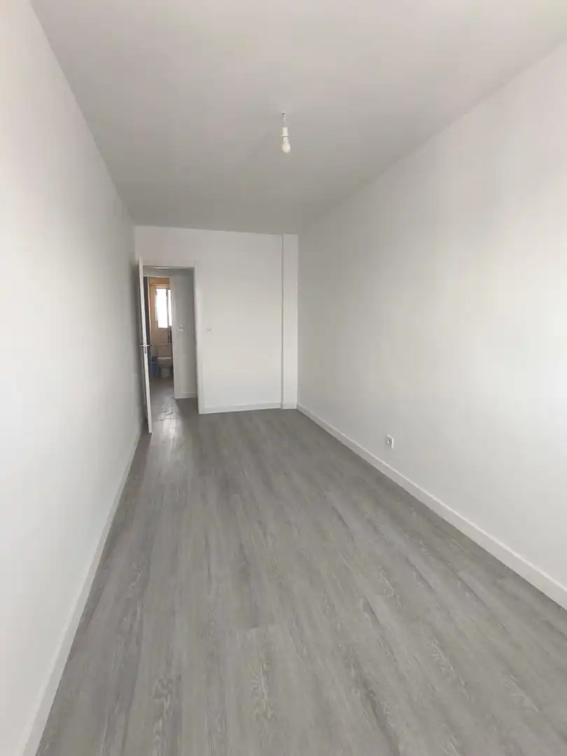 Habitación de Piso en venta en Fuenlabrada con Terraza y Alarma