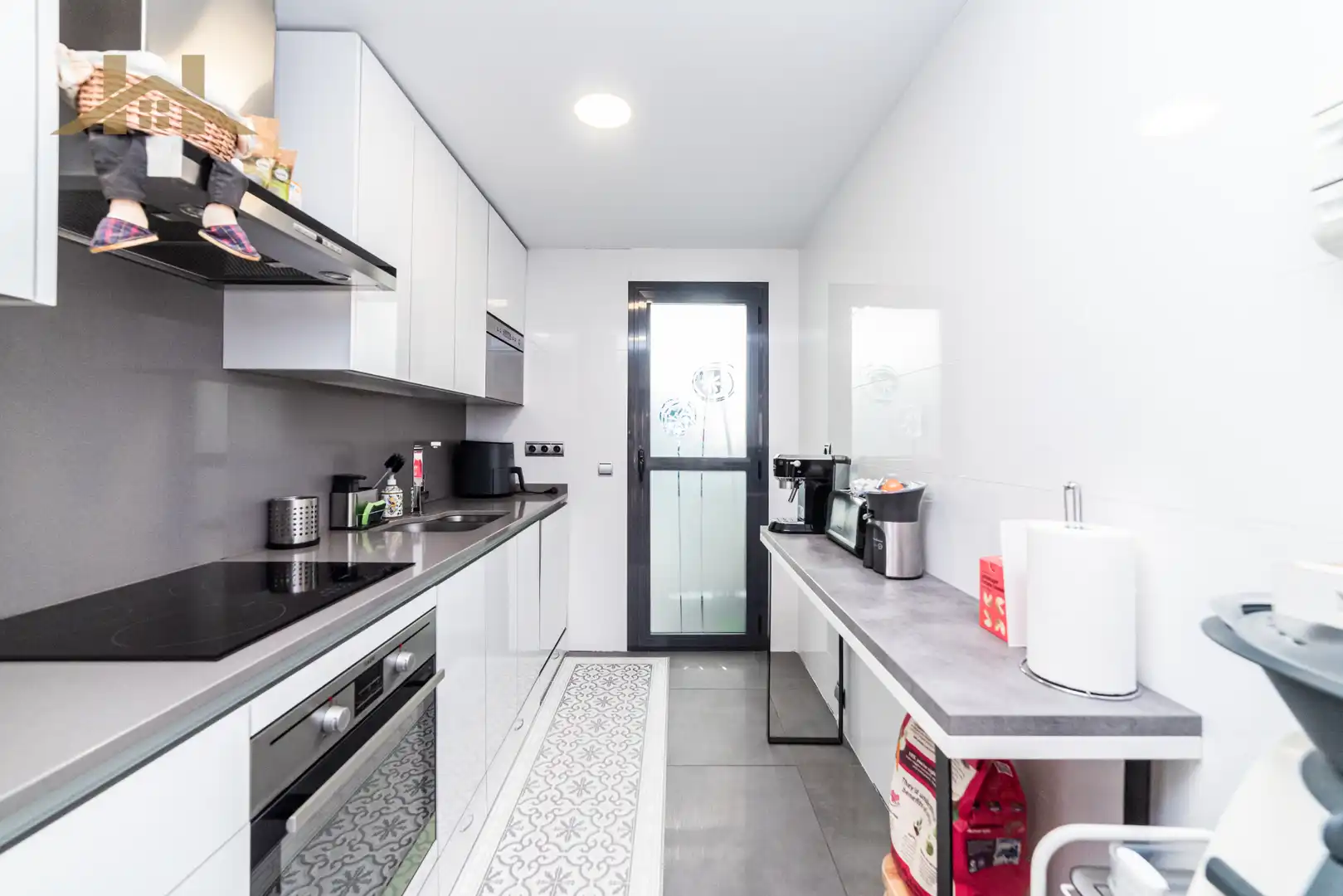 Kitchen of Flat for sale in Madrid  with Air Conditioner, Heating and Storage room
